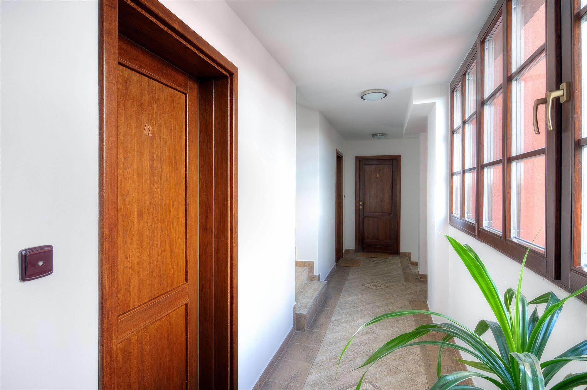 Family Apartments Praha 6 Ngoại thất bức ảnh
