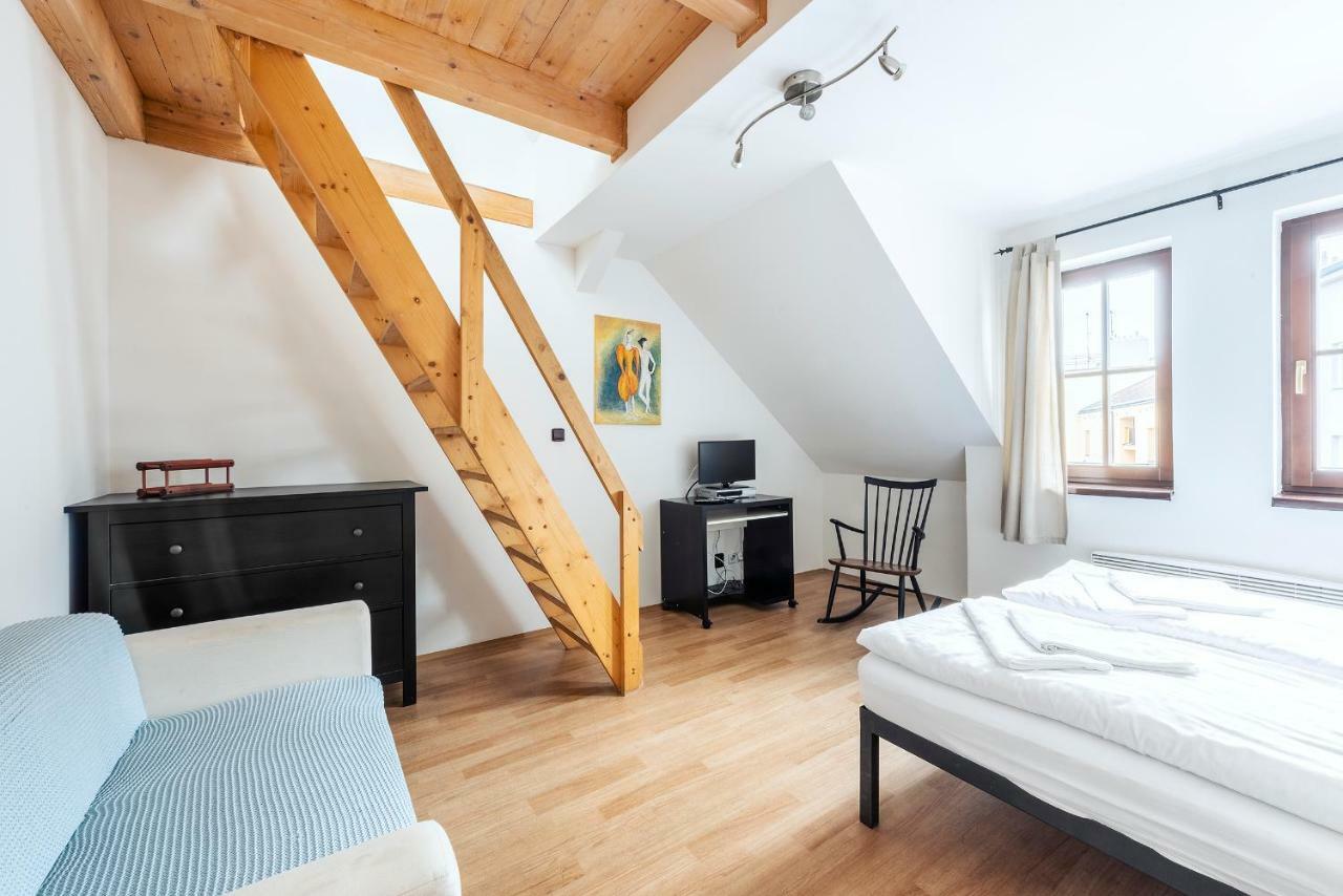 Family Apartments Praha 6 Ngoại thất bức ảnh