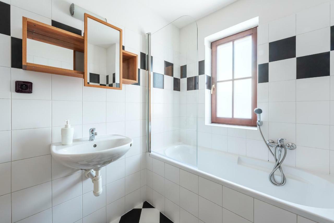 Family Apartments Praha 6 Ngoại thất bức ảnh