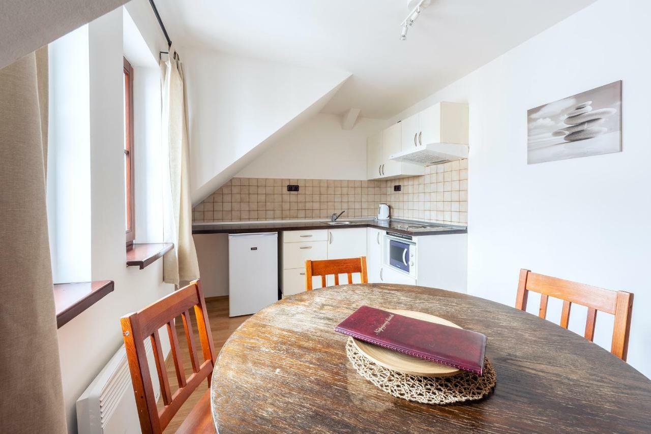 Family Apartments Praha 6 Ngoại thất bức ảnh
