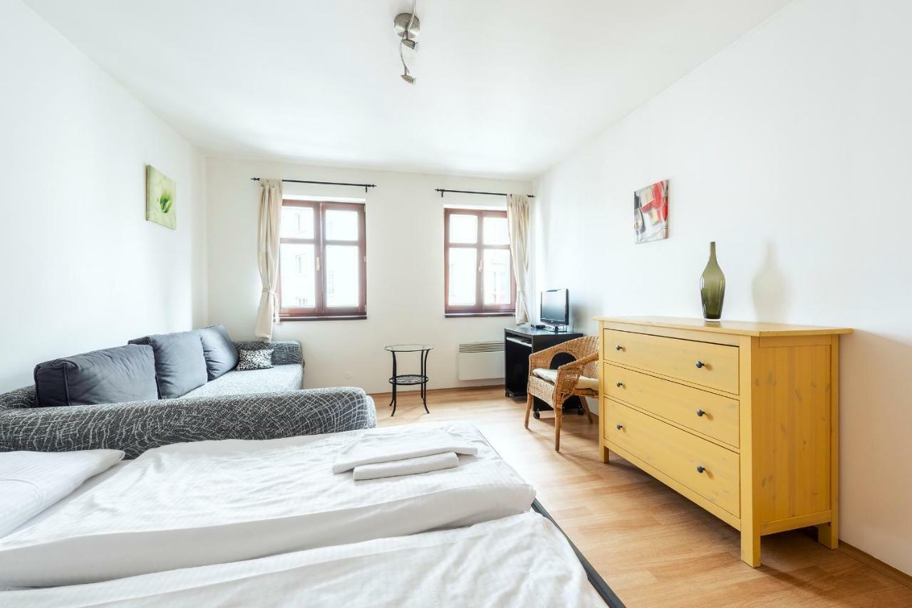 Family Apartments Praha 6 Ngoại thất bức ảnh