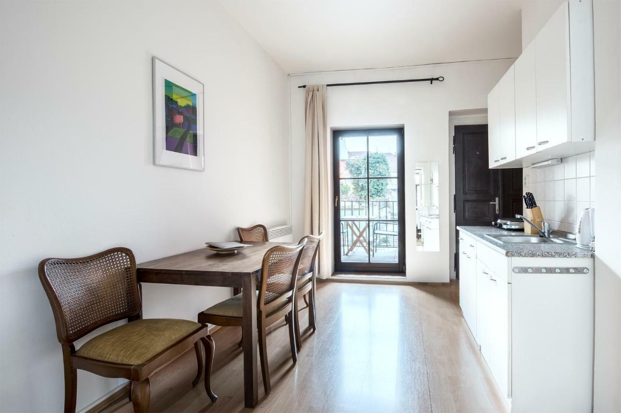 Family Apartments Praha 6 Ngoại thất bức ảnh