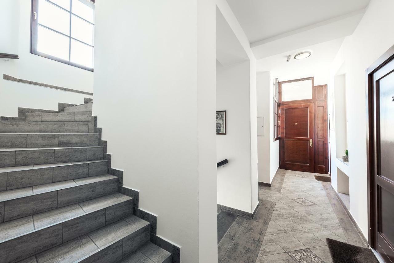 Family Apartments Praha 6 Ngoại thất bức ảnh