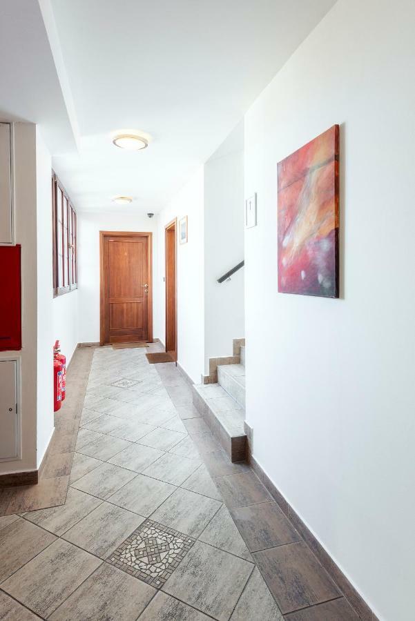 Family Apartments Praha 6 Ngoại thất bức ảnh