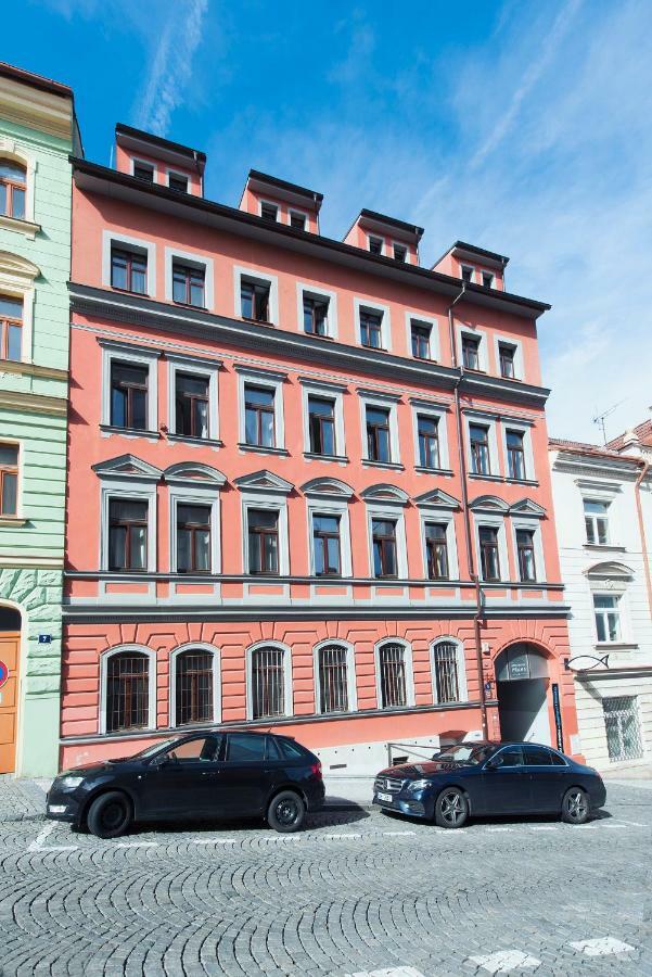 Family Apartments Praha 6 Ngoại thất bức ảnh