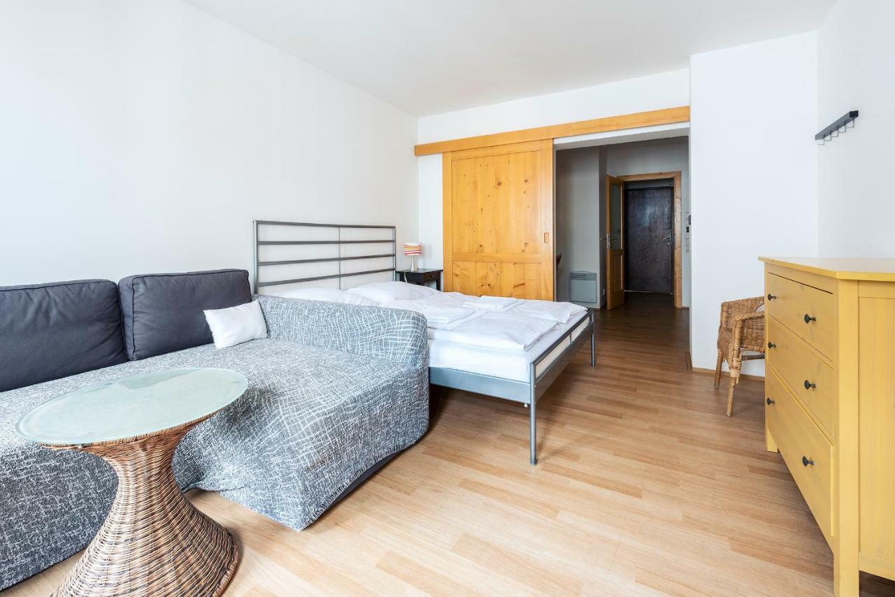 Family Apartments Praha 6 Ngoại thất bức ảnh