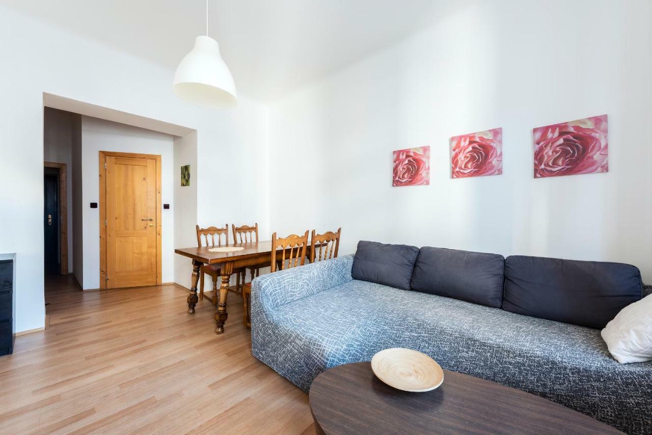 Family Apartments Praha 6 Ngoại thất bức ảnh