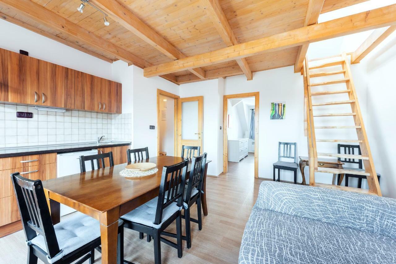 Family Apartments Praha 6 Ngoại thất bức ảnh