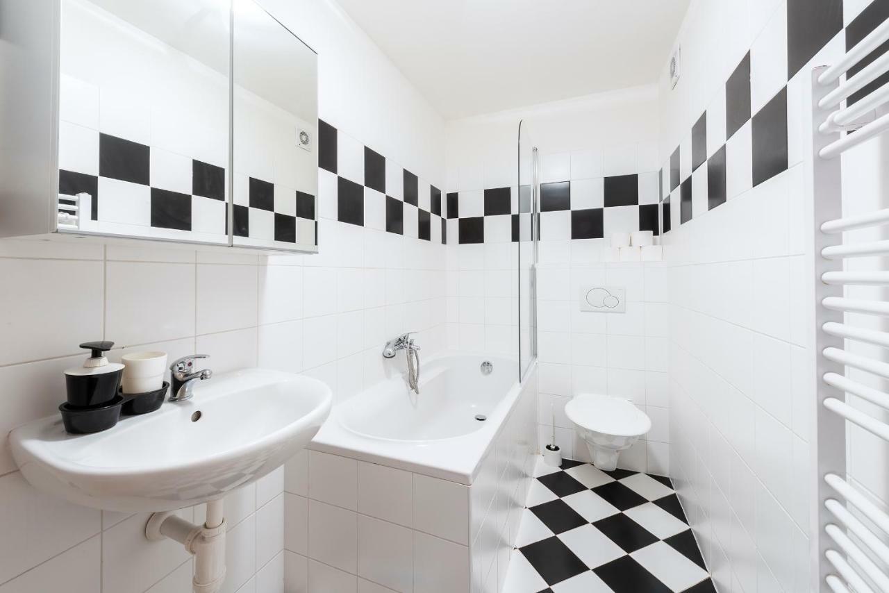 Family Apartments Praha 6 Ngoại thất bức ảnh