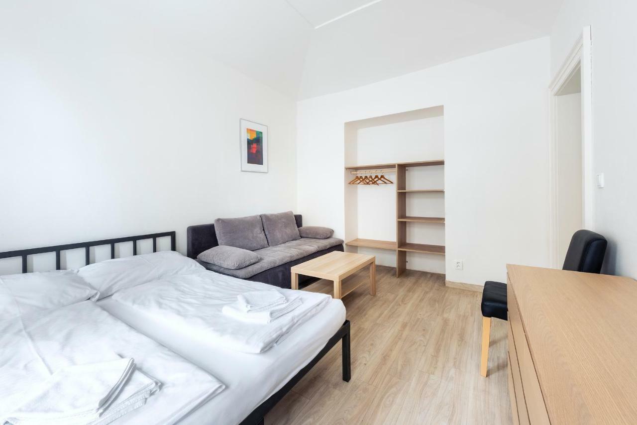 Family Apartments Praha 6 Ngoại thất bức ảnh
