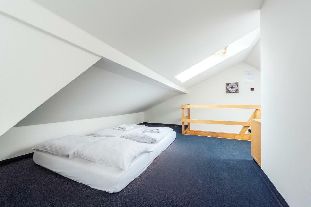 Family Apartments Praha 6 Ngoại thất bức ảnh