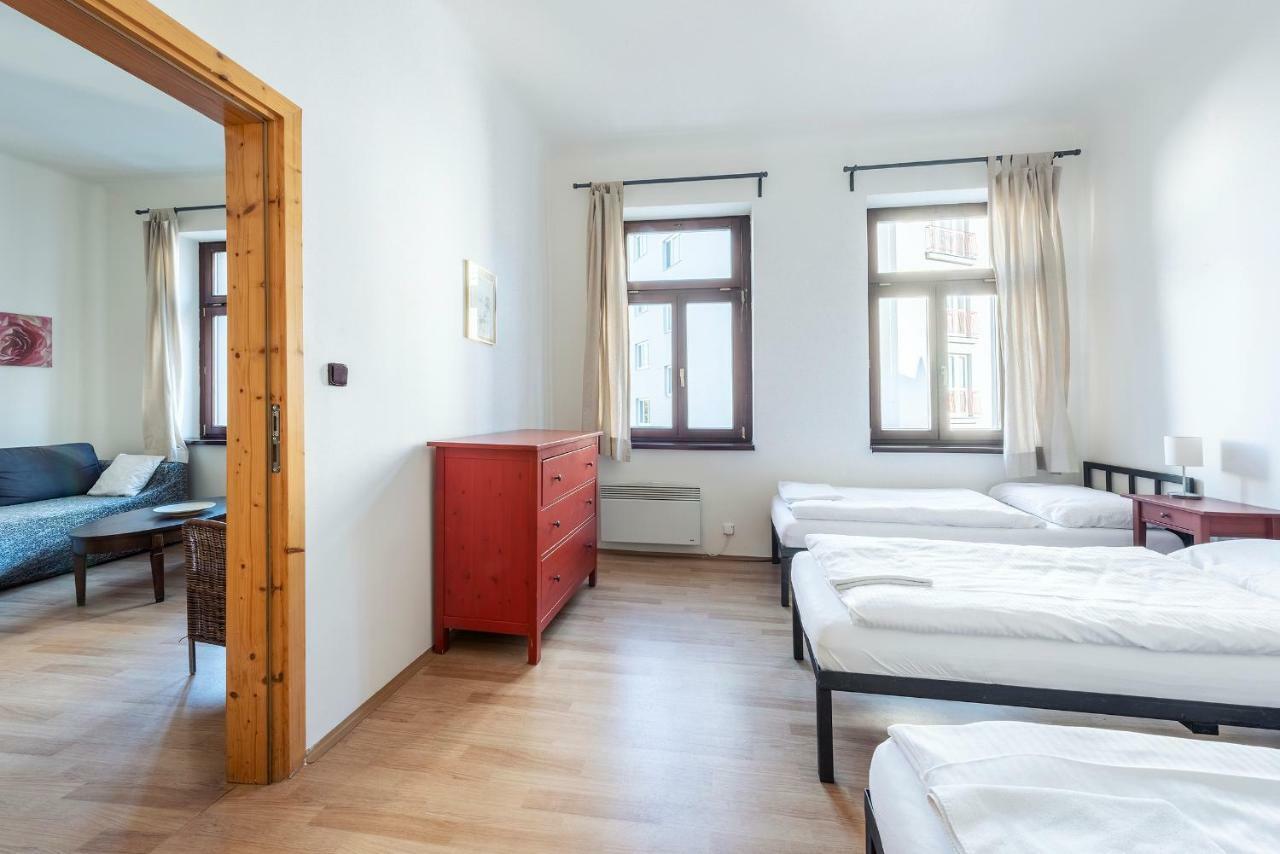 Family Apartments Praha 6 Ngoại thất bức ảnh