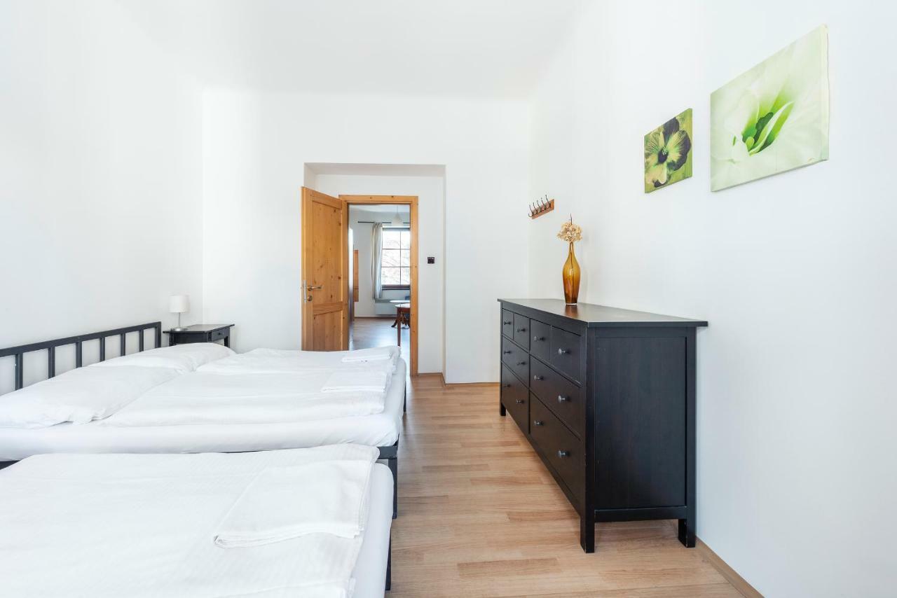 Family Apartments Praha 6 Ngoại thất bức ảnh