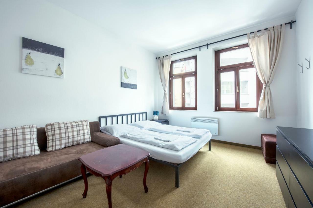 Family Apartments Praha 6 Ngoại thất bức ảnh