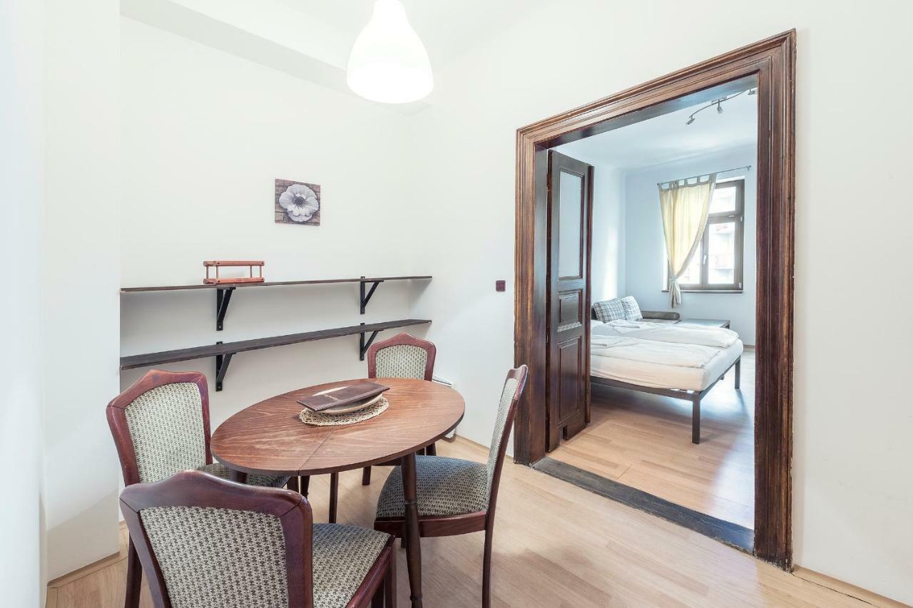 Family Apartments Praha 6 Ngoại thất bức ảnh