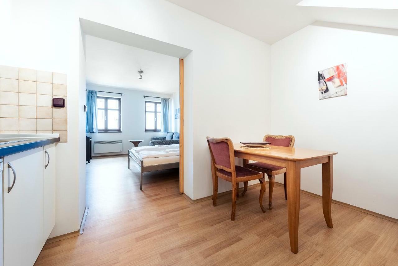 Family Apartments Praha 6 Ngoại thất bức ảnh