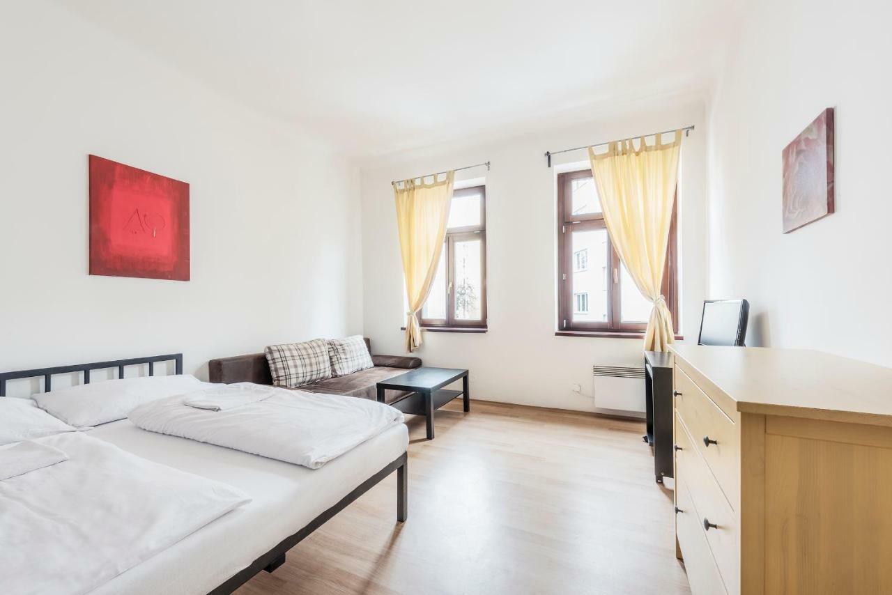 Family Apartments Praha 6 Ngoại thất bức ảnh