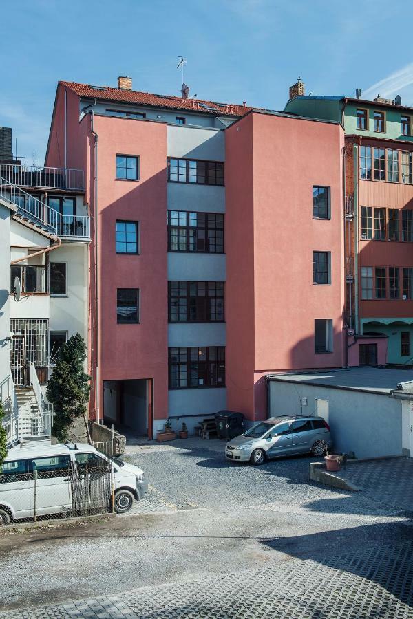 Family Apartments Praha 6 Ngoại thất bức ảnh